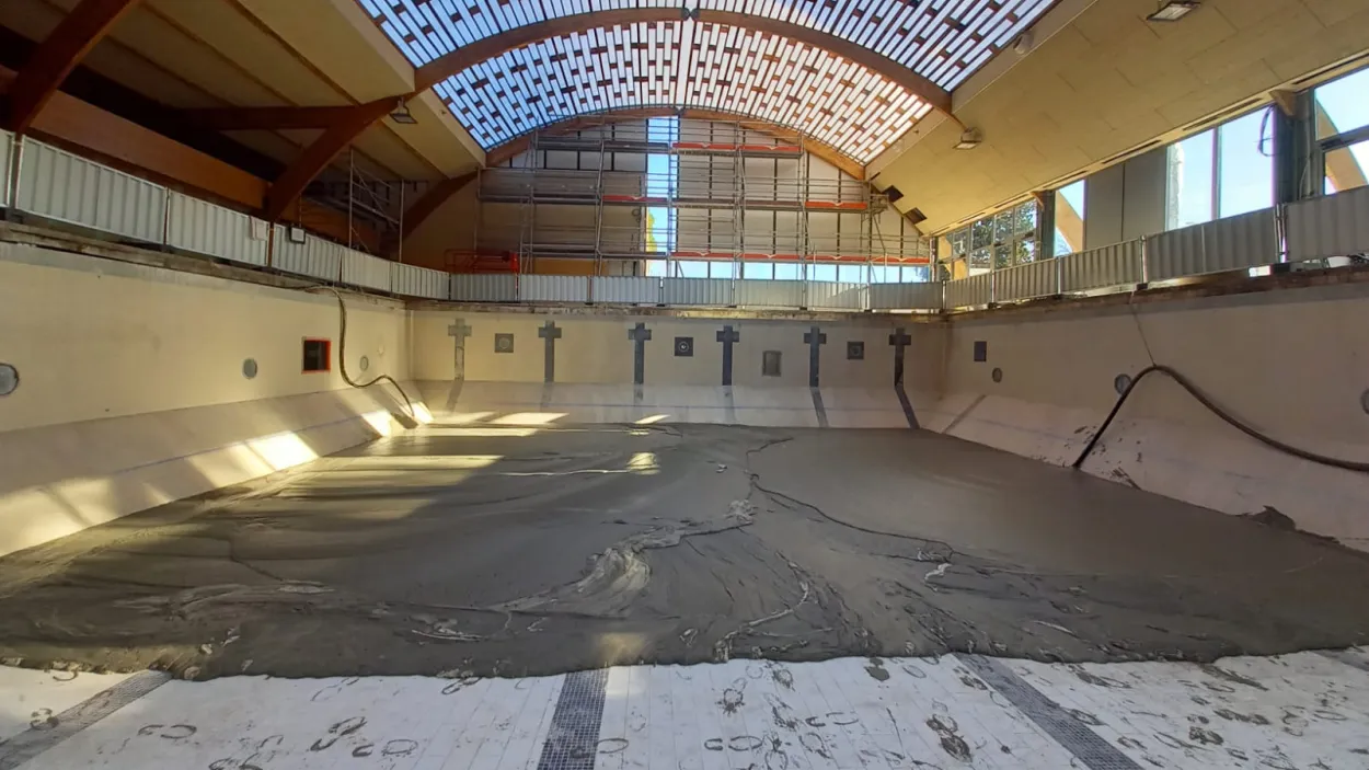reprise-de-fond-partielle-d-une-piscine-universitaire-en-airium-remplissage-leger-montpellier-34.jpeg